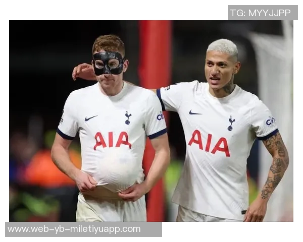 特狮12月将做出去留决定曼联热刺德甲球队争相追逐