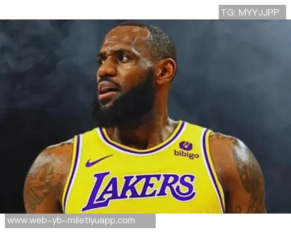 詹姆斯坚持训练与信念并肩作战期待重返赛场的坚定决心